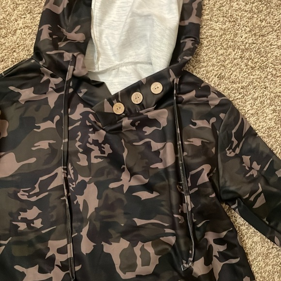 Camo hoodie - Picture 3 of 3